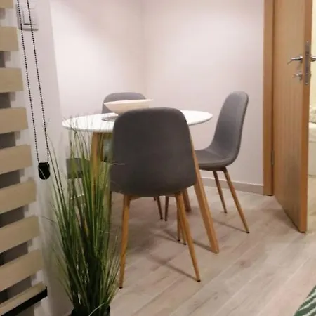 Part Apartment *