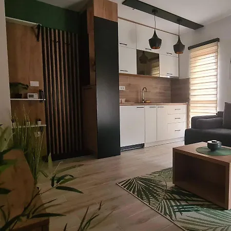 Part Apartment *